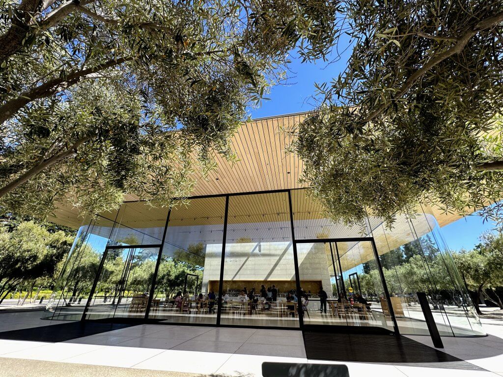 Apple Park visitor centre 4