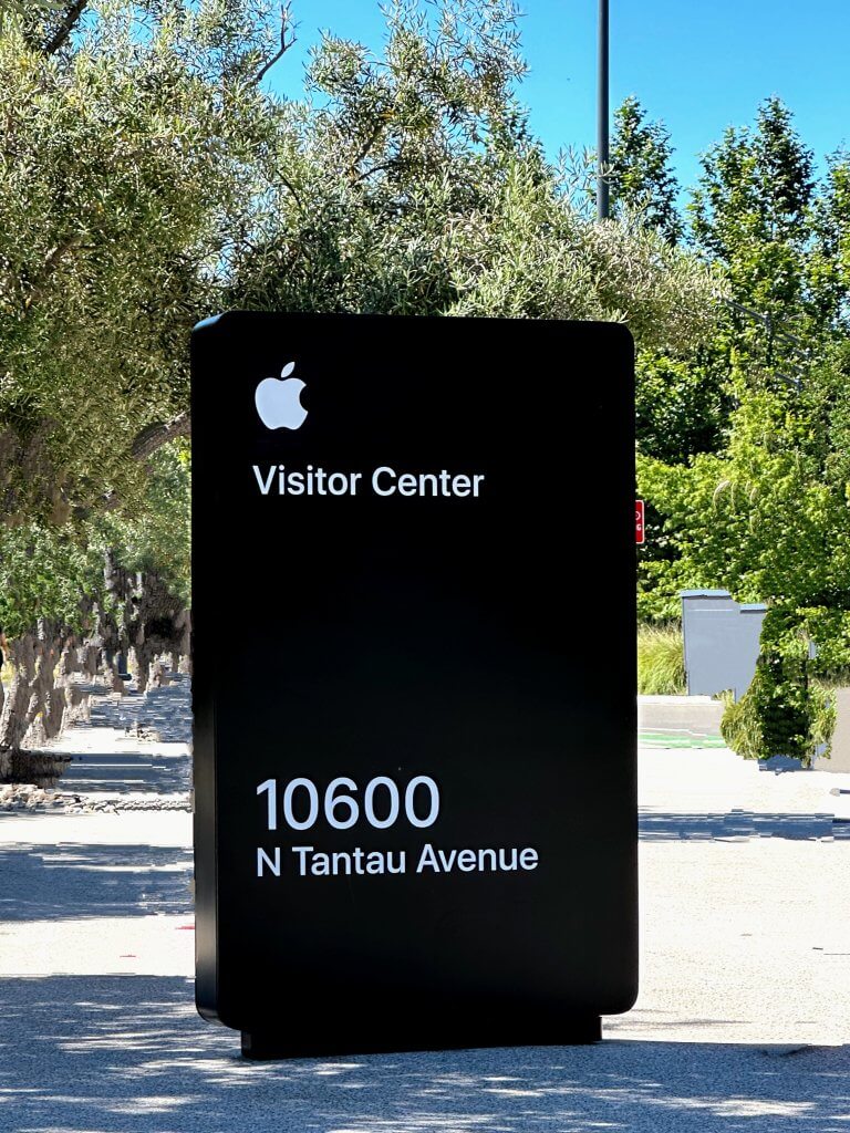 Apple Park visitor centre 3